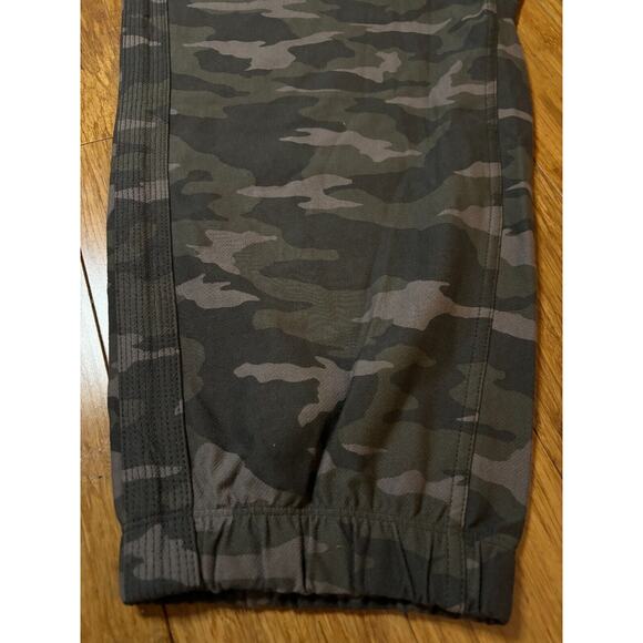 Athleta Camo Farallon Jogger Plus Sz 26 NWT $98 UPF Breathable Drawstring Pocket - Picture 4 of 7